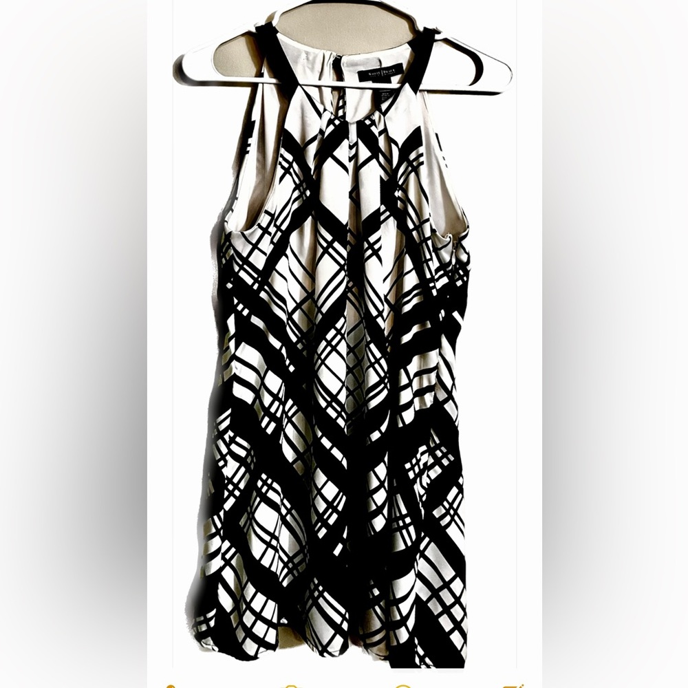 Like new black and white patterned tunic / WHBM / S